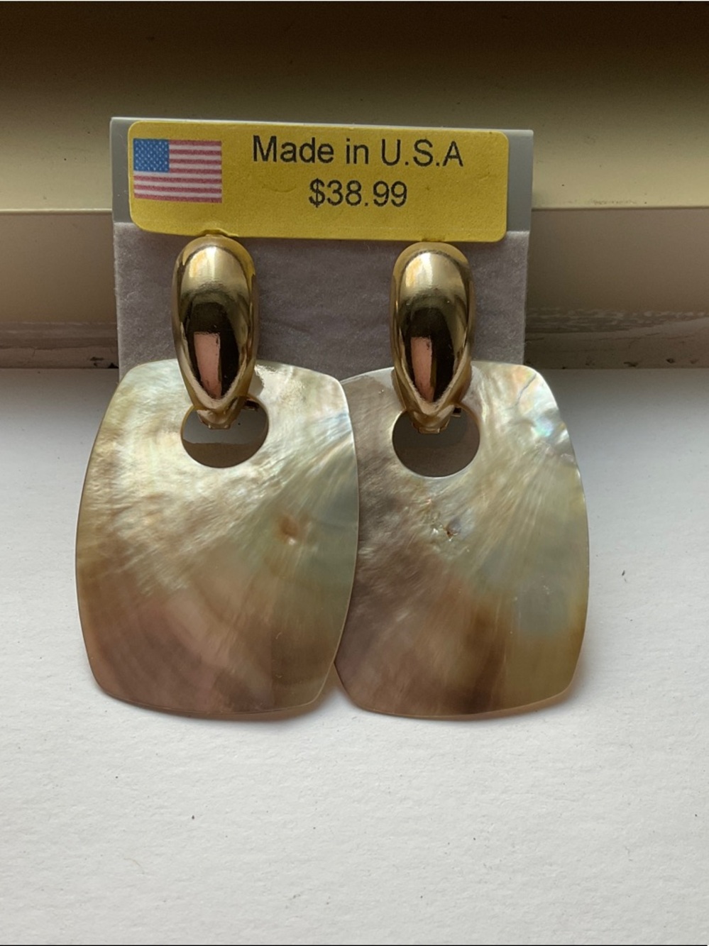 🟦NWT MOP Iridescent Drop Gold Earrings, Rectangular Shape & Handcrafted - Picture 2 of 11